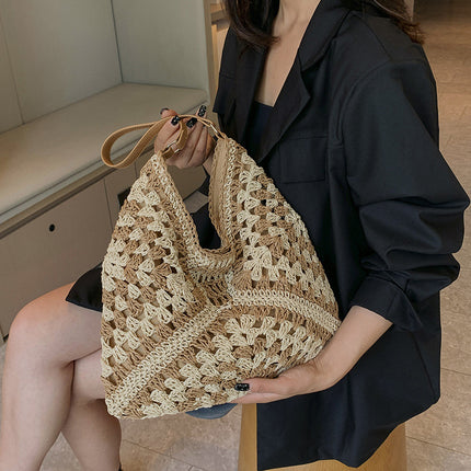 Handmade Straw Shoulder Bag – Hollow Woven Contrast Design